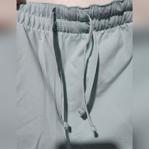 Columbia Women's NWT Light Aqua Drawstring Athletic Shorts Size Large - Picture 3 of 8